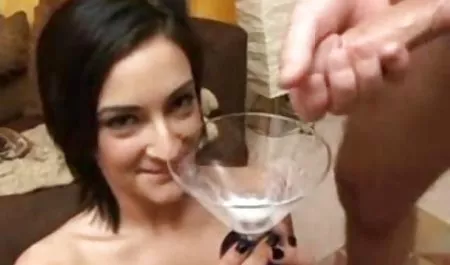 به جای یک درس ، معلم sexزن و شوهر در جوراب های سیاه اجازه می دهد خود را توسط دانش آموز لعنتی کند