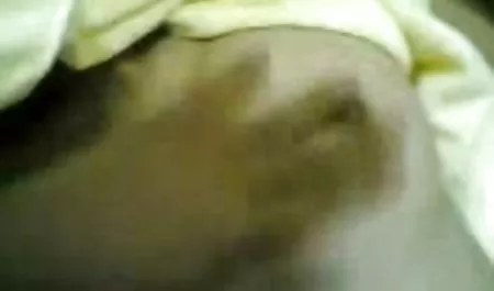 من یک خروس پسر را محکم سکس زن و شوهر در هتل گرفتم و بعد از آن با واژن مرطوب روی او نشستم.