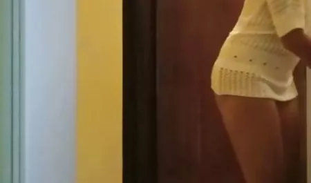 مرد جوان را سکس زنو سخت و سخت در همه سوراخ ها با یک دیک بزرگ