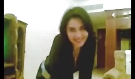 سارا جیمز با ماسک سکس خیانت شوهر بازی می کند
