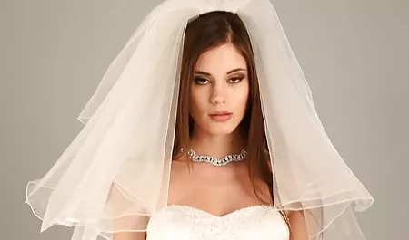روبات سکس سکس های زن و شوهری در سوراخ مقعد جوجه می زند و او کم می کند