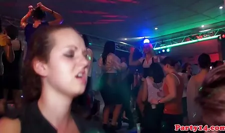 سبزه با سکس کنار شوهر جوانان بزرگ لعنتی با همسرش