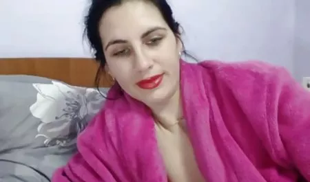 ترینیتی به سرعت سکس در حضور شوهر دوست شد و عشق ورزید