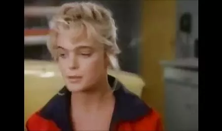 بازیگر ایرینا فیلم سکسی می گیرد و انعطاف پذیری بدن او را نشان می سکس زن و شوهر در هتل دهد