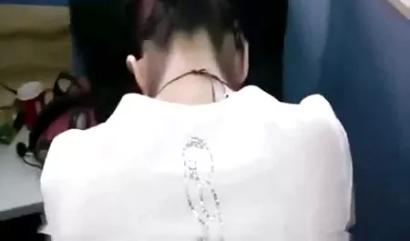 لعنتی جوجه با ماشین جنسی و در الاغ و بیدمشک ، پاها سوپر زنو مرد گسترده می شود