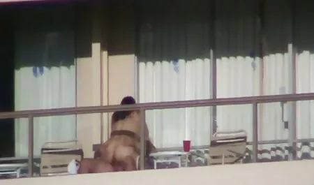 سبزه آبدار با سکس زن در حضور شوهر ماهرانه بمکد