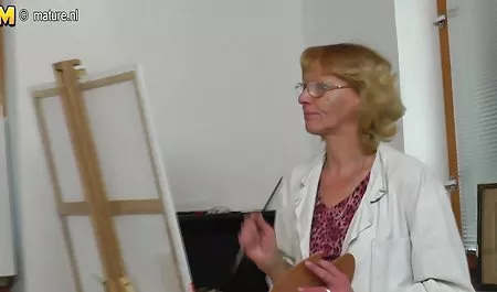 شورت دخترش را فشار داد سکس خیانت زن به شوهر و او را مقعد پاره کرد